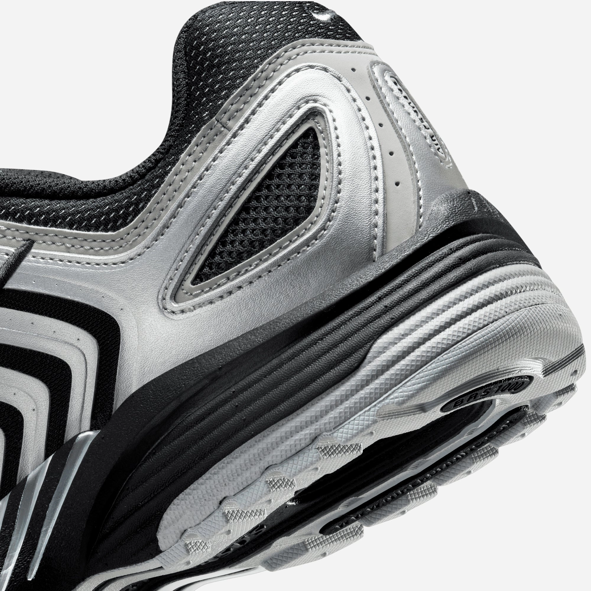 NIKE | AIR PEGASUS 2005 { METALLIC SILVER/MTLC PLATINUM-FLT SILVER