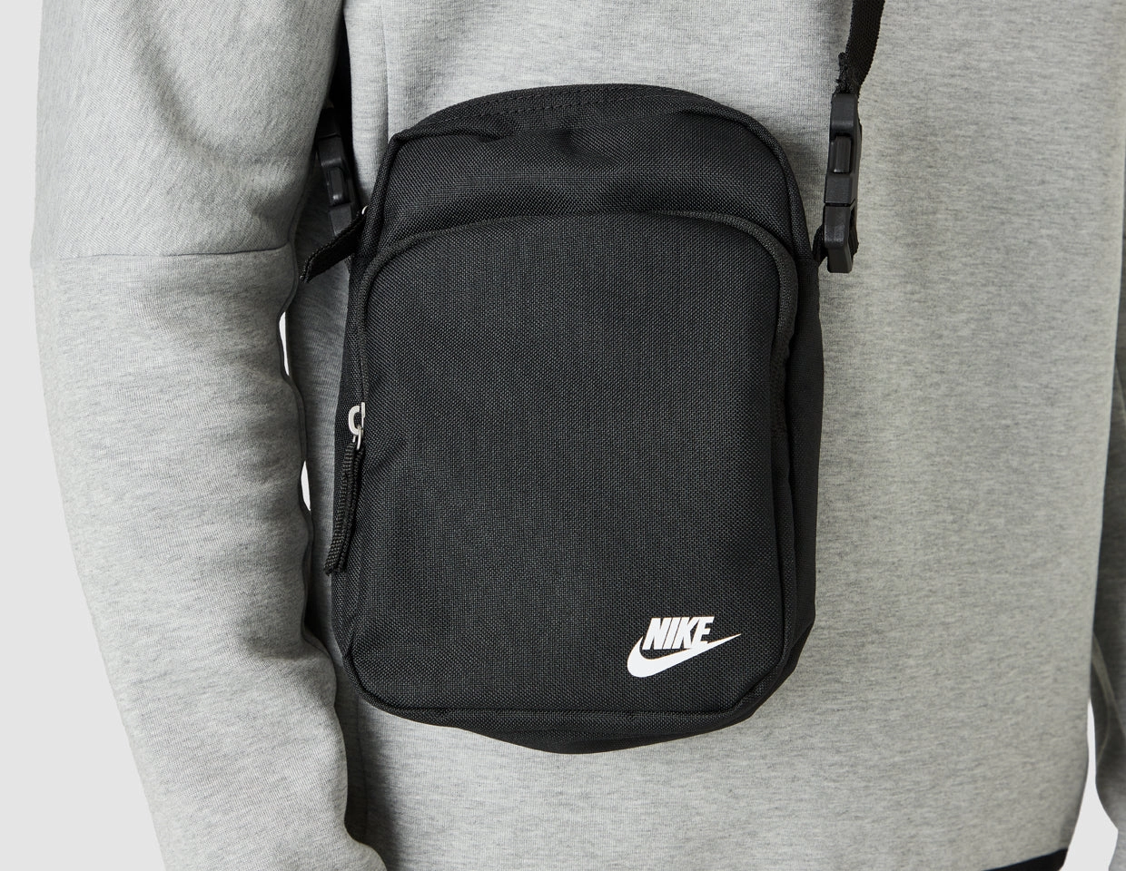Nike Heritage Crossbody Bag Black / Black - White