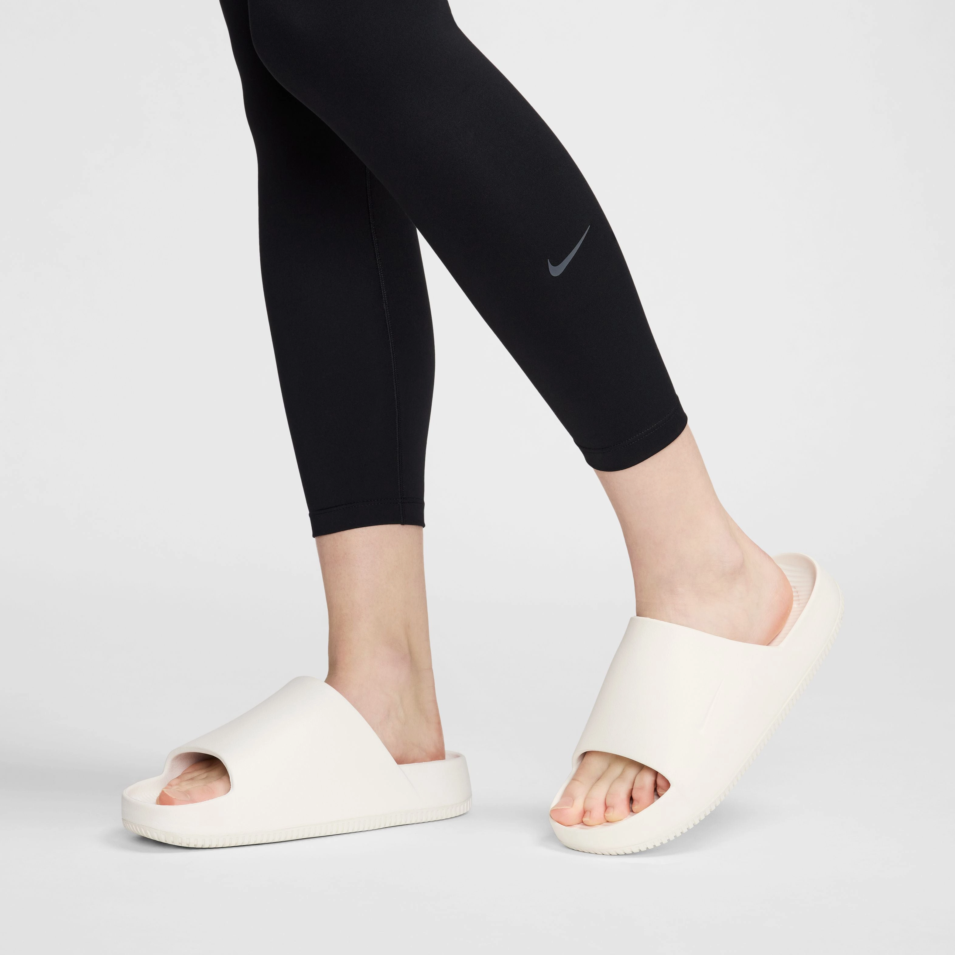 One Women's High-Waisted 7/8 Leggings